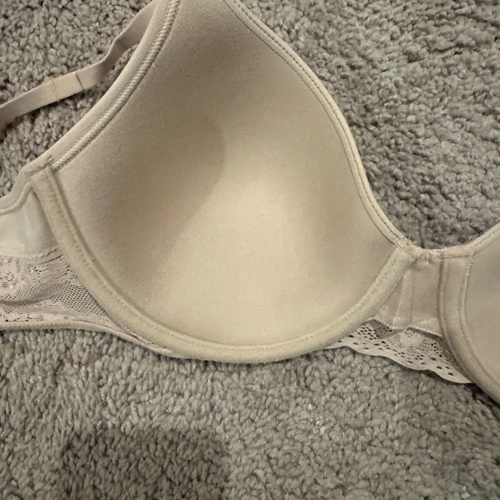Natori Beige Lace Trim Bra - Picture 8 of 8